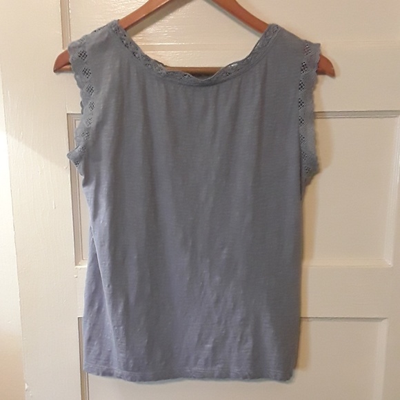 BOHO sleeveless top with crochet detail - Picture 3 of 3